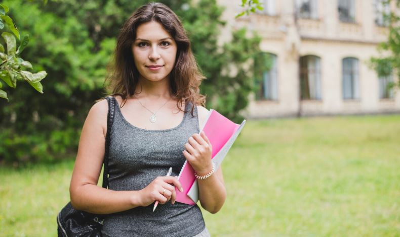 Czy na studiach podyplomowych pisze się prace